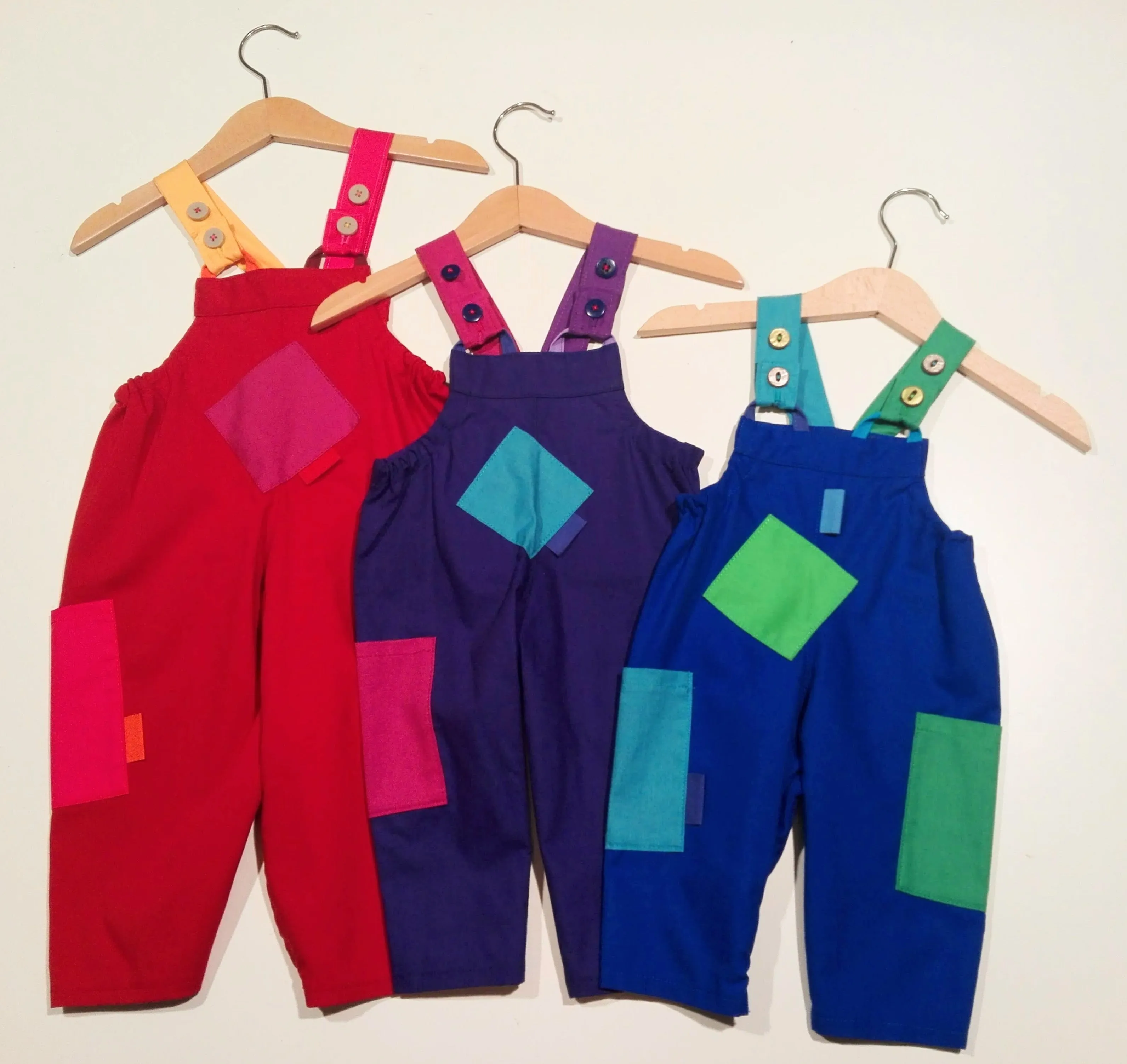 Dungaree in cotton with colored patches