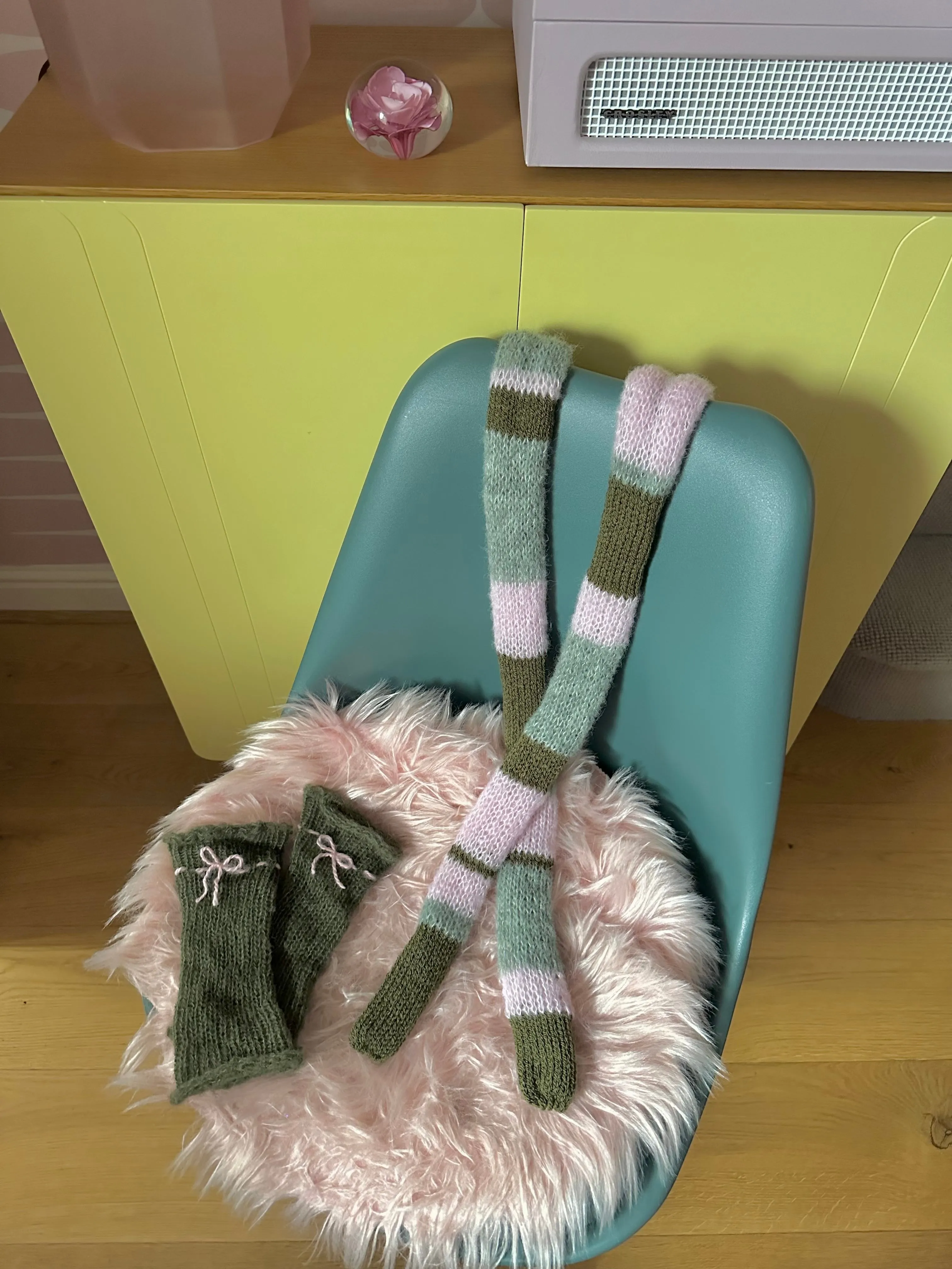 Handmade knitted mohair bow gloves in khaki green & baby pink - with thumb hole